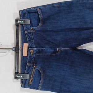 Antwerp Essentiel Jeans Embroidered back pockets Size 29 mid rise